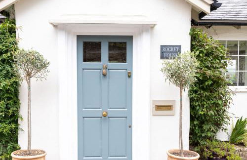 Rocket House - Large family home perched above the river - Foto 41