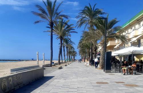 APARTAMENTO EN SEGUNDA LINEA DE MAR, WIFI & A.C - Foto 13