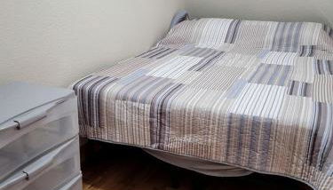 Comfortable Camping Cabins with View of the Cedar River for a Family Weekend Getaway - Foto 4