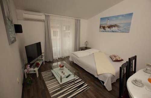 Ana Marija - Foto 19