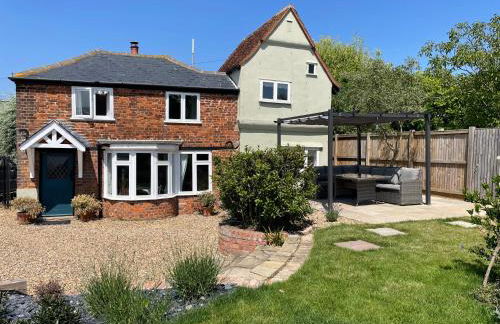 Cosy Coastal 2-Bedroom Cottage with Hot Tub and Log Burner - Foto 34