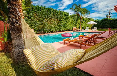 The Pink House - Palm Springs Gem with Private Pool & BBQ - Foto 3