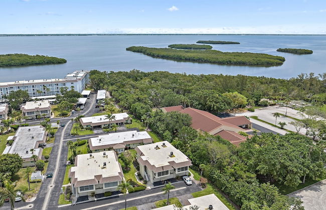 Serenity On Sutton 2 Bedroom Townhouse by RedAwning - Foto 50