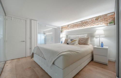 3min Walk Malasana - Trendy Cafes and Tapas Street - Photo 30