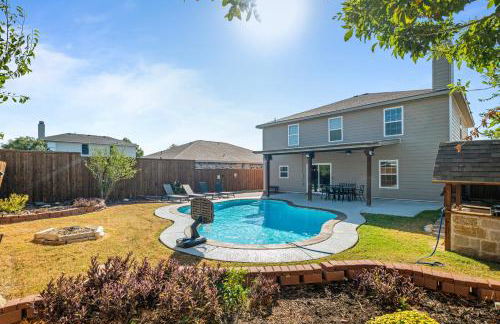 Retreat close to Lewisville Lake with pool, pet ok - Photo 63