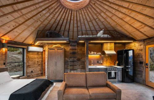 Mountain Yurt - Luxe Yellowstone Cabin I Condé Nast - Foto 7