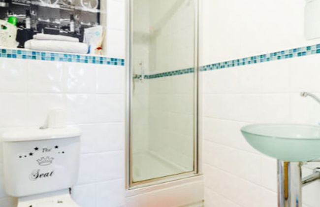 Beautiful City Centre Apartment - Photo 8