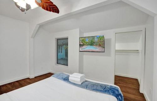 Tropical Oasis 2BR w Pool - Foto 10