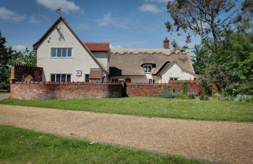 Beautiful thatched Dynes Cottage Finchingfield sleeps 10 - Foto 12