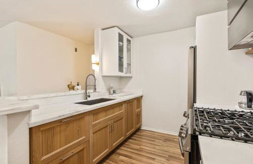 Elegant Luxe Hampton inspo Retreat in Glendale, CA - Foto 21