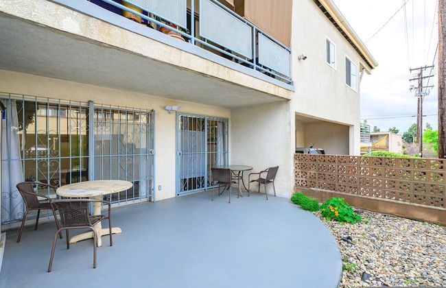 Modern Cozy Retreat Stylish Stay With Patio Parking - Foto 11