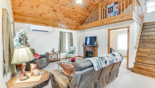 Charming and Cozy Cabin Near Lake Champlain! - Foto 5