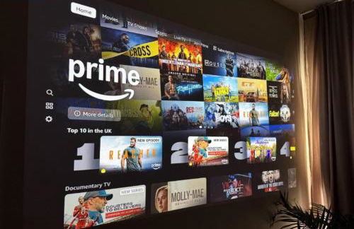 Shoreditch Loft w 100inch Cinema, Premium Mattress & Hammock, by the Design Traveller - Foto 3