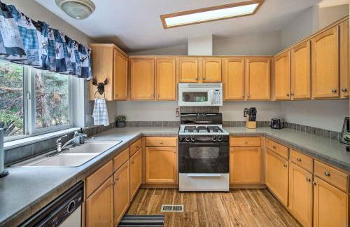 8 Mi to Big Bear Lake and Village Sugarloaf Cabin! - Foto 10