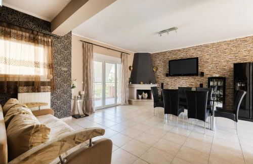 Home In Epanomi - Photo 8