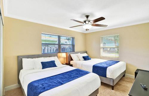 Deluxe Home Heated Pool & Jetted Tub near Beach - Foto 24