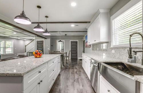 Family-Friendly Deck and Yard Modern Decatur Home - Foto 10