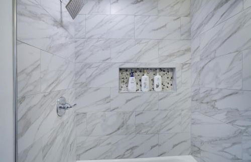 Hot tub - Game Loft & Arcade - 2 King Beds - Pet Friendly - Foto 41