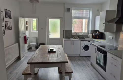 Stylish Ashbourne townhouse near the Peak District and Alton Towers - Foto 11