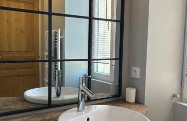 Elégante maison familiale au cœur des remparts de la citadelle - Foto 24