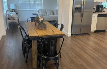 Beautiful Home across the street from Lake June! - Foto 67