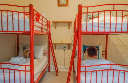 18th-Century Farmhouse with Countryside Views - Foto 56