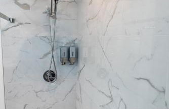 Modern and Chic 2BR Gem with Luxe Finishes, Parking - Foto 23