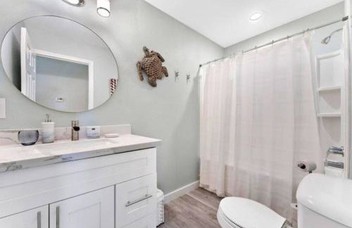 Beach house with game room just minutes from beach - Foto 24