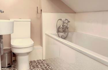 HomeDecor Cottages - The Sands Cottage - Photo 9