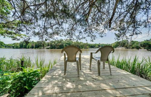 Waterfront Retreat on Raymond Gary State Lake - Foto 28