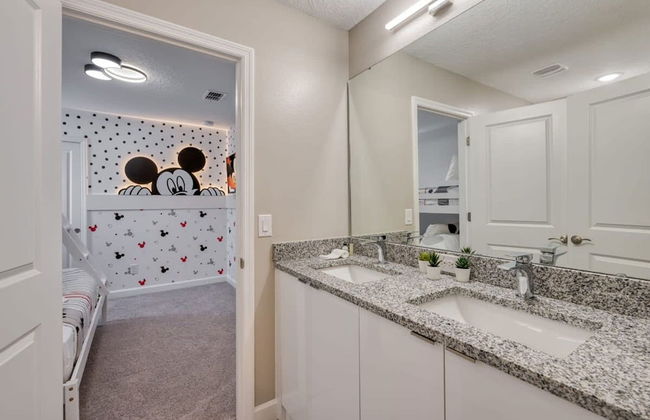 Spacious Villa With Themed Bedrooms and Private Pool - Photo 40