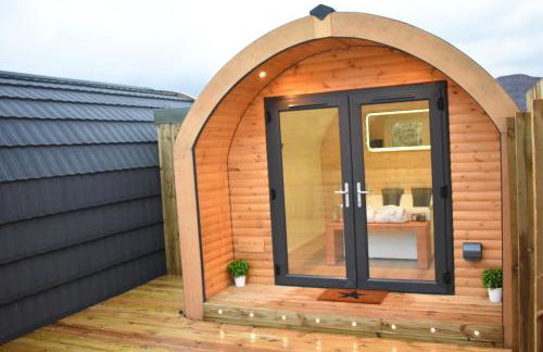 Apex Studio Pod & Jacuzzi Bath - Photo 12