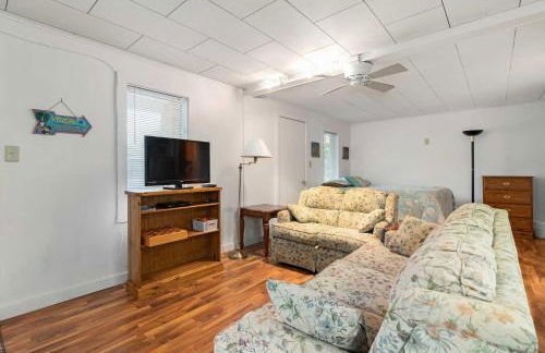 Lakefront Cabin Mackinac Views Firepit - Foto 8