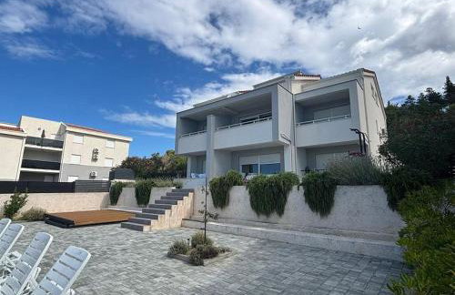 House off Caska - Photo 13