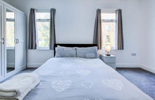 Newly Refurbished 3 Bed 2.5 Bath House in Staines - Foto 14