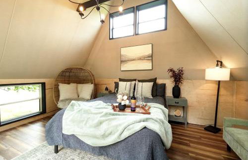 Creekside A-Frame Retreat with Treehouse Views, Hammock Lounge & Indoor-Outdoor Shower in New Port, Tennessee - Foto 20