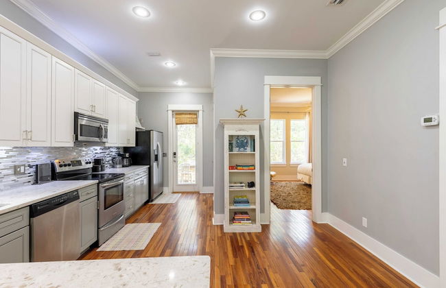 Doctor's Orders by Avantstay 5 Mins TO Beach! w/ Community Pool & Hot Tub! - Photo 17