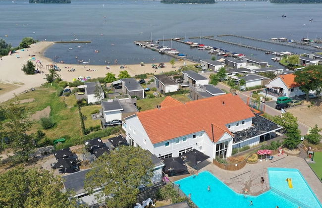 Well-kept Chalet on the Water - Foto 17