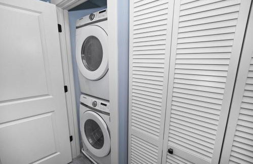 Cozy 3BR Retreat Sleeps 8 with Free Parking Near University of Illinois Chicago, Medical District & West Loop - Foto 10