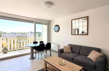 Comfortable and bright renovated 4-room apartment 5' downtown - Photo 1