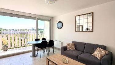 Comfortable and bright renovated 4-room apartment 5' downtown - Photo 1