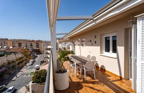 Terraza y Piscina - Koti Rentals - Ático Margarita - Foto 42