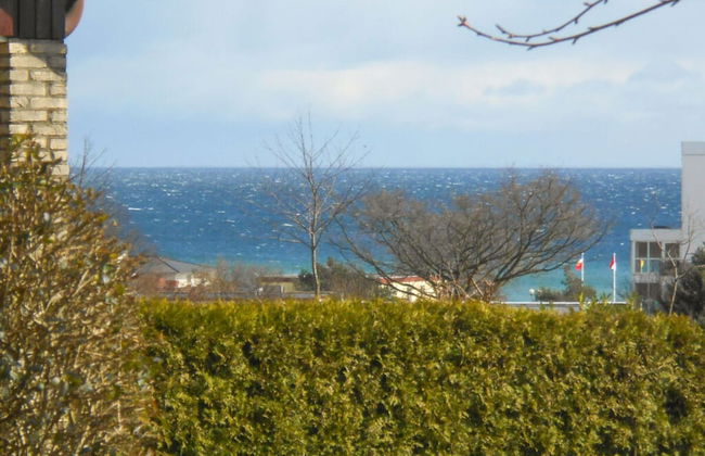 With Beach Chair & Sea... - Photo 16