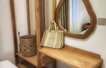 L A Boutique Suites with Private Hot Tub - Photo 63