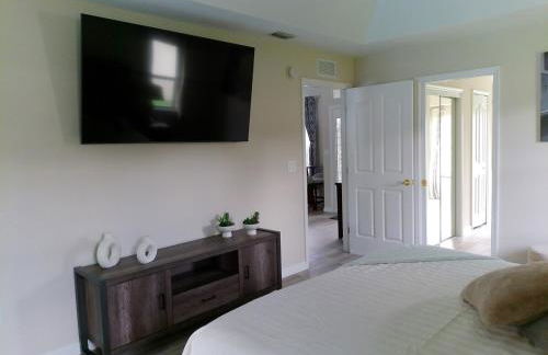 Villa Varona Resort, Heated Pool, Ping-Pong, Pool Table, Fire Pit and Pergola - Foto 35