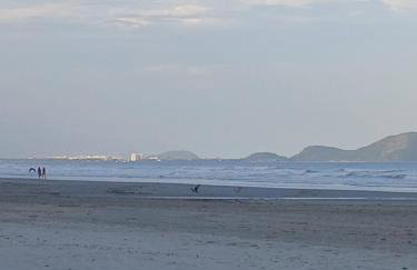 Lindo apartamento em frente à praia com piscina - Photo 14