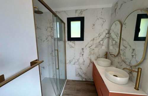 Spacious house with stunning views Puy-Sanières - Photo 15