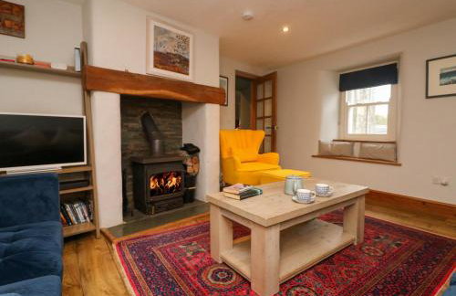 Swallows Nest - Photo 4