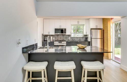 Walk to City Center Modern Coral Springs Getaway - Foto 9