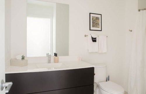 Modern Studio Apt with Rooftop, Gym, and Parking - Foto 22